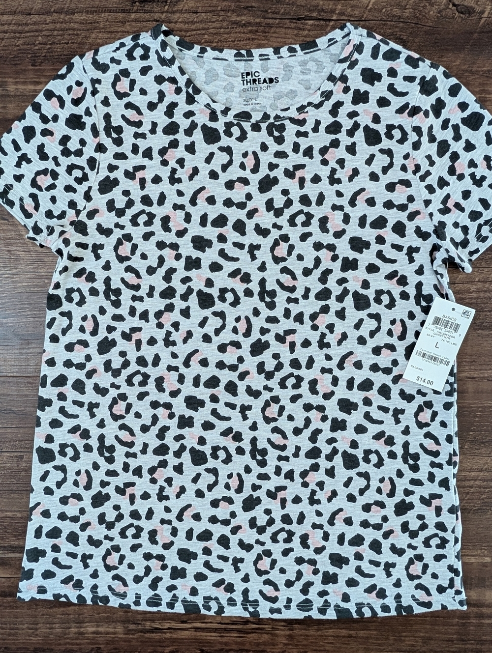 NWT Epic Threads Tee Shirt